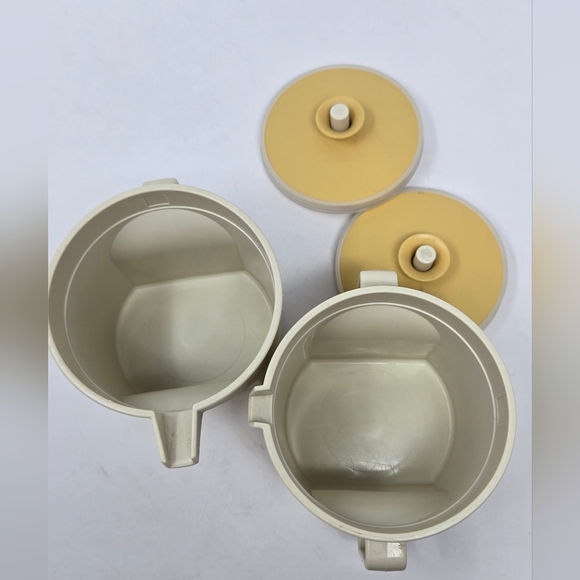 VINTAGE 1970S TUPPERWARE CREAM & SUGAR BUTTER SALT & PEPPER BEIGE HARVEST GOLD - Picture 7 of 16